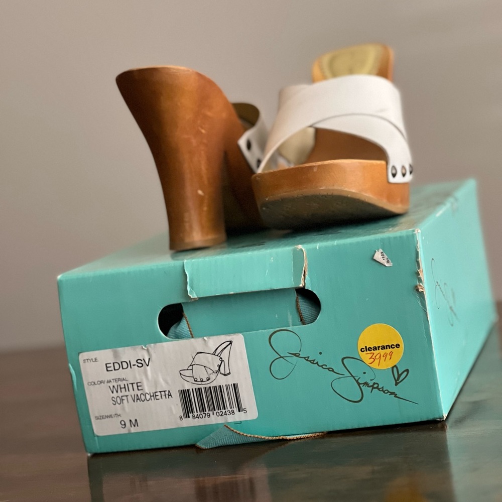 Early 2000s Jessica Simpson sandals: EDDI-SV